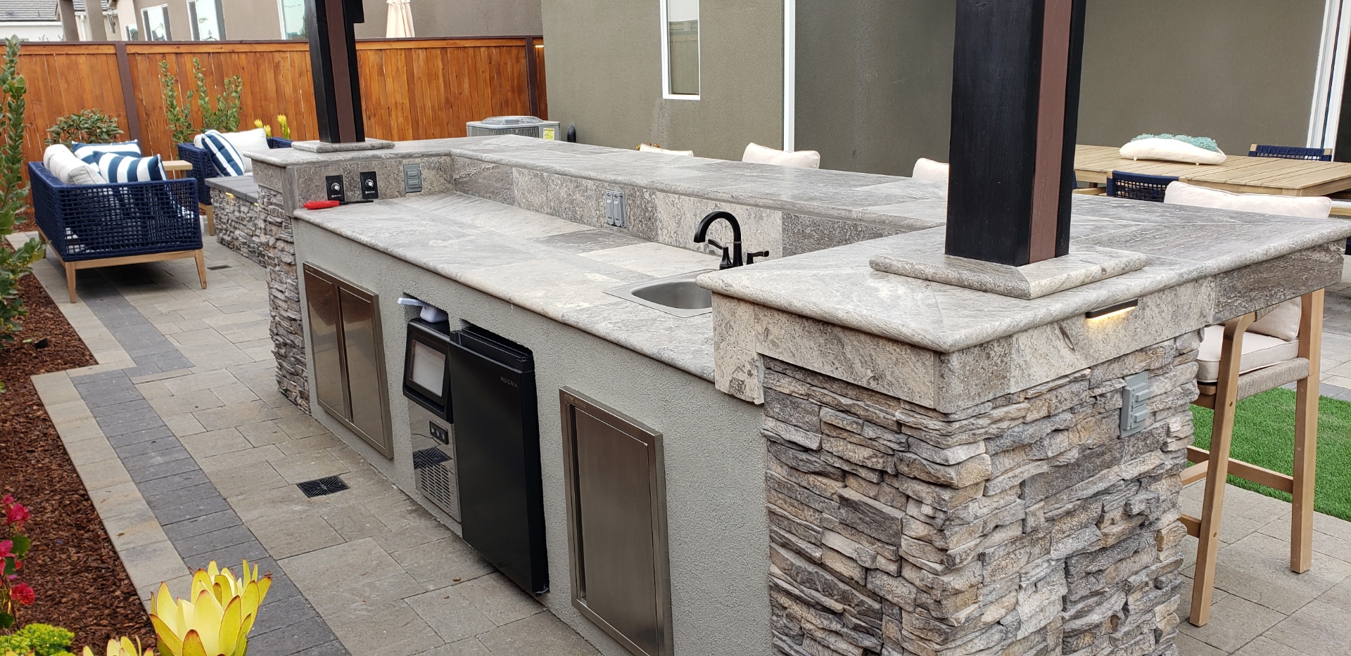 Outdoor kitchen detail